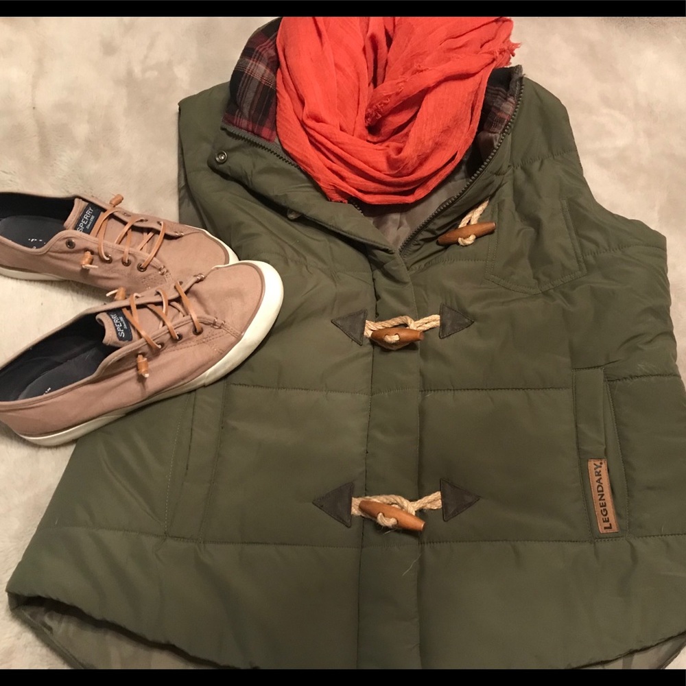 🍁🌻Cute Olive toggle puffer vest- women’s xl